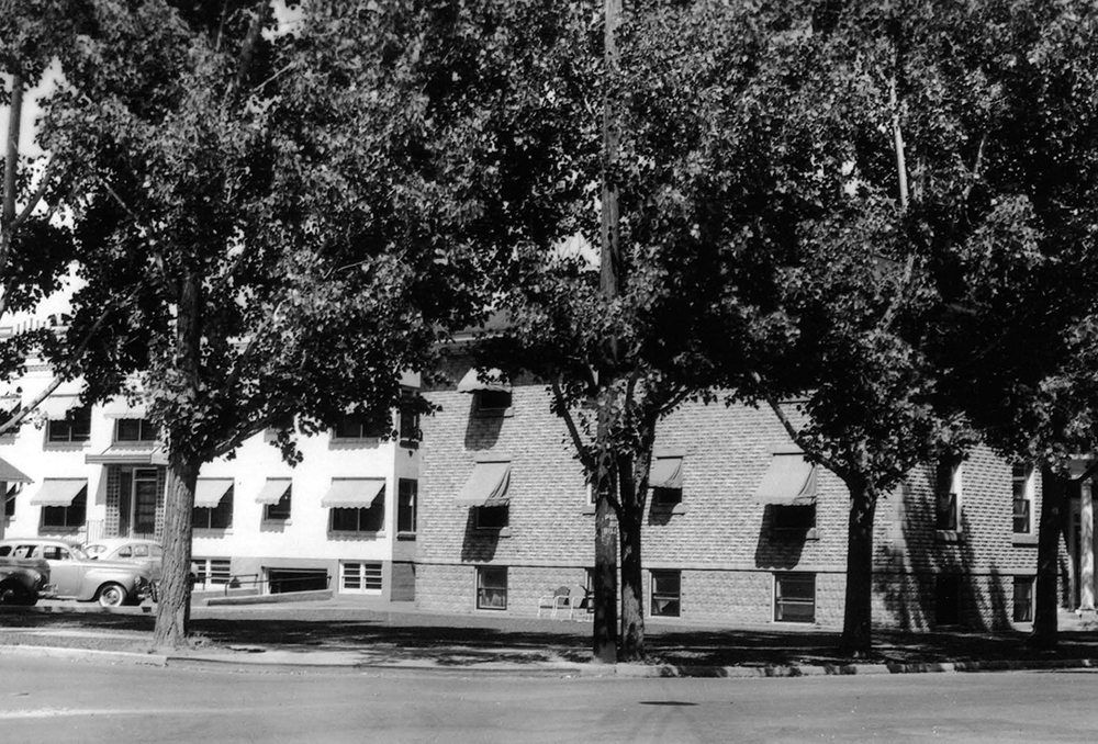 California Apartments, early 1940s